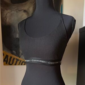 2 Calvin Klein Bralette